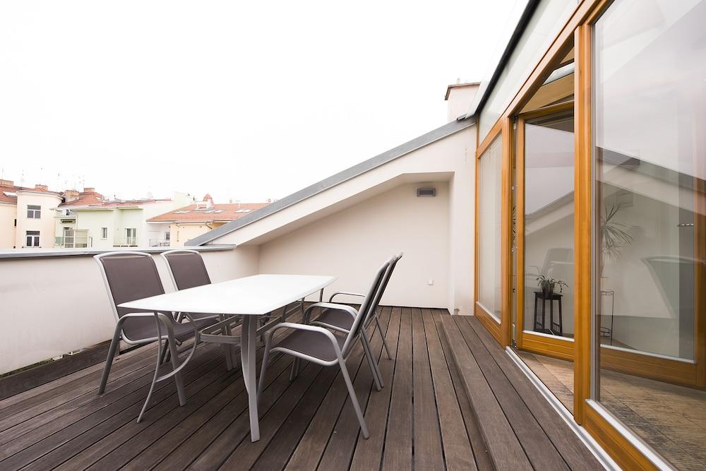 Downtown Suites Kodanska Prága Kültér fotó