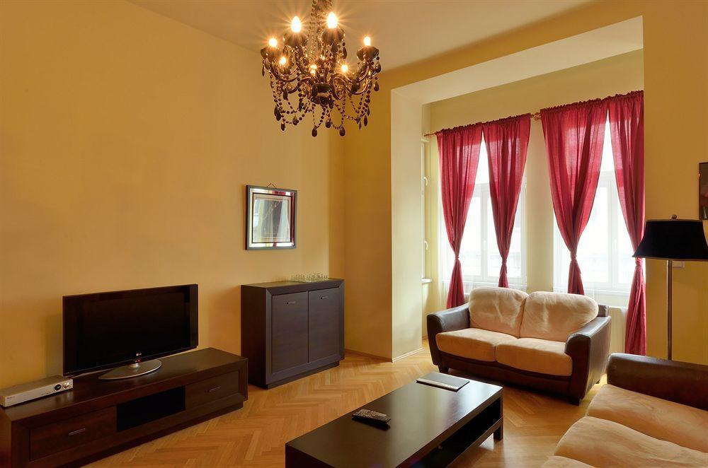 Downtown Suites Kodanska Prága Kültér fotó