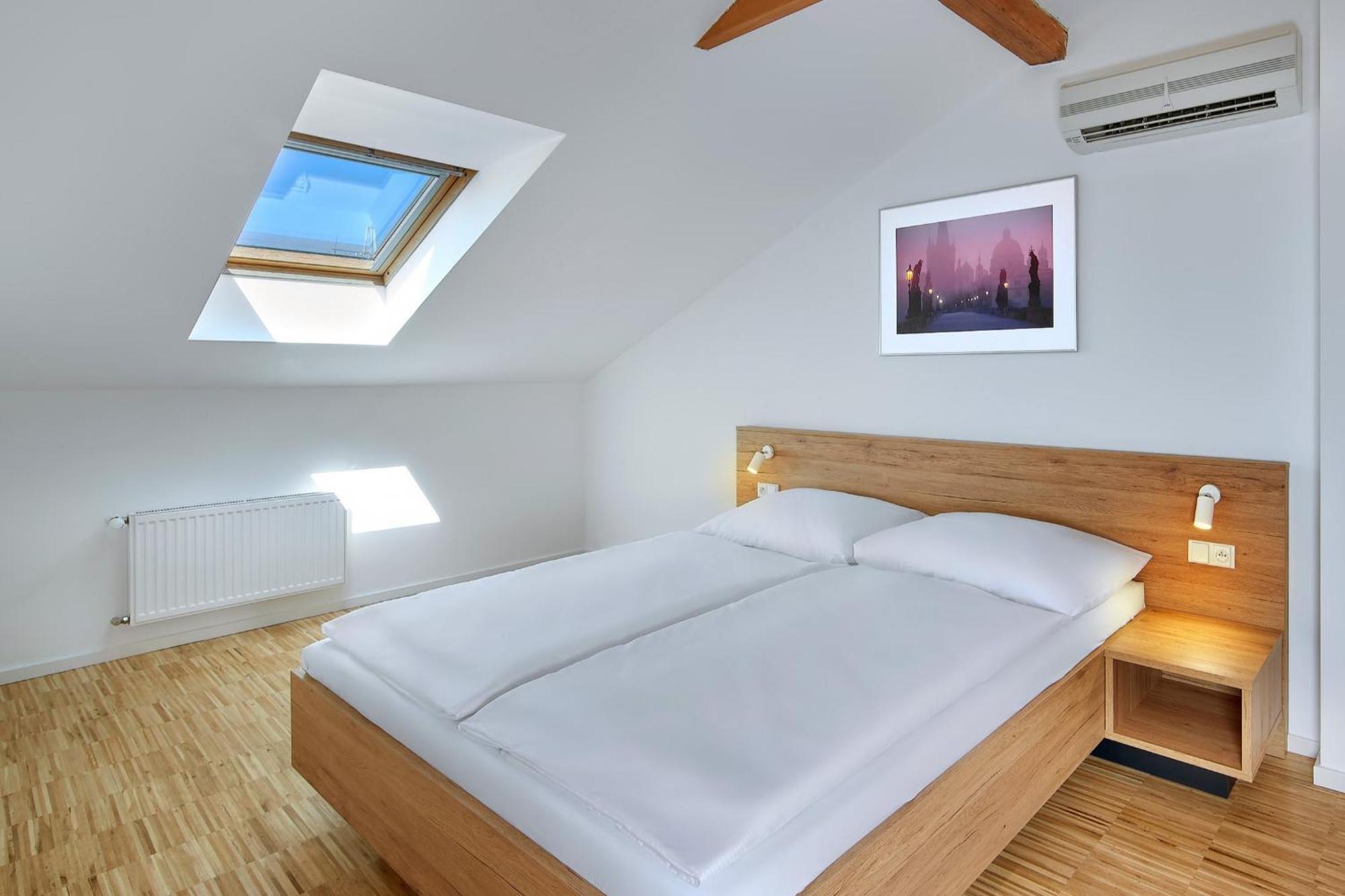 Downtown Suites Kodanska Prága Kültér fotó