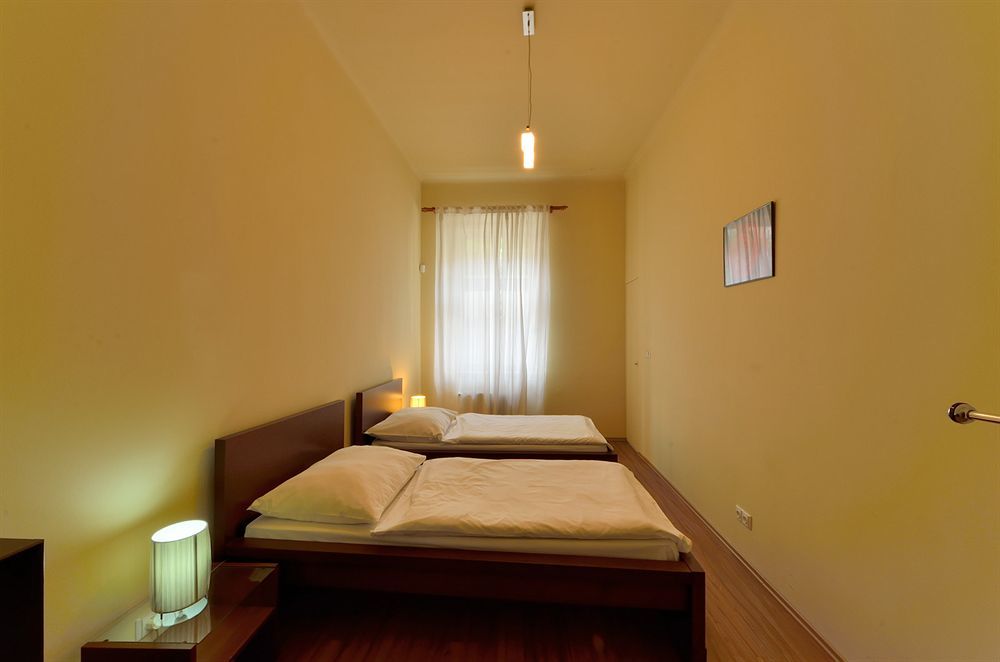 Downtown Suites Kodanska Prága Kültér fotó