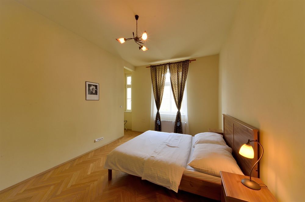 Downtown Suites Kodanska Prága Kültér fotó
