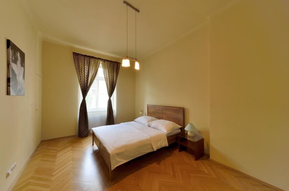 Downtown Suites Kodanska Prága Kültér fotó