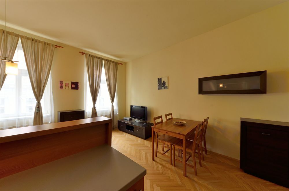 Downtown Suites Kodanska Prága Kültér fotó