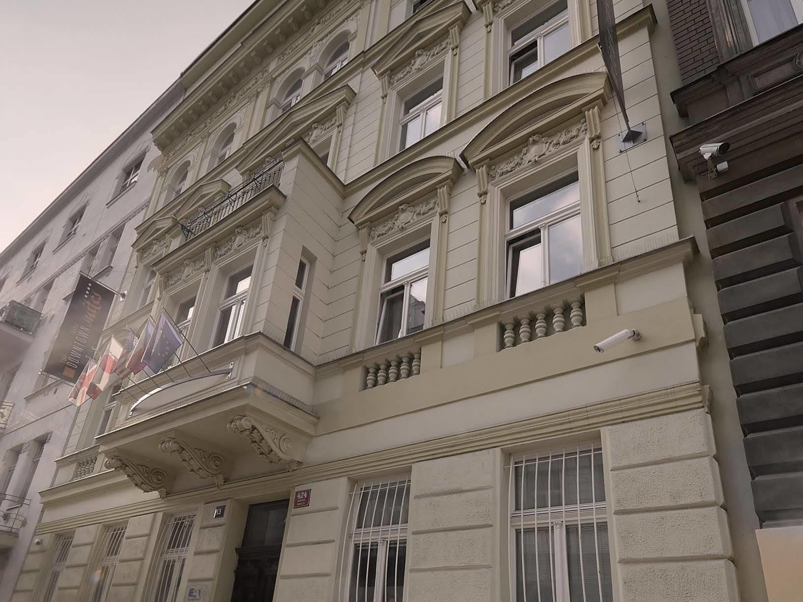 Downtown Suites Kodanska Prága Kültér fotó