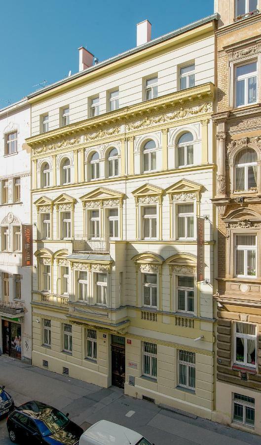 Downtown Suites Kodanska Prága Kültér fotó