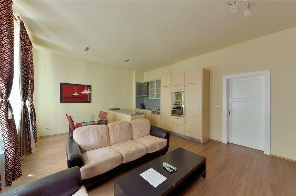 Downtown Suites Kodanska Prága Kültér fotó