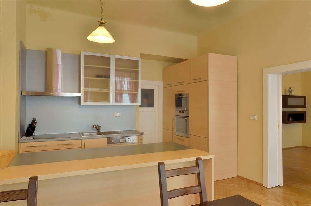 Downtown Suites Kodanska Prága Kültér fotó