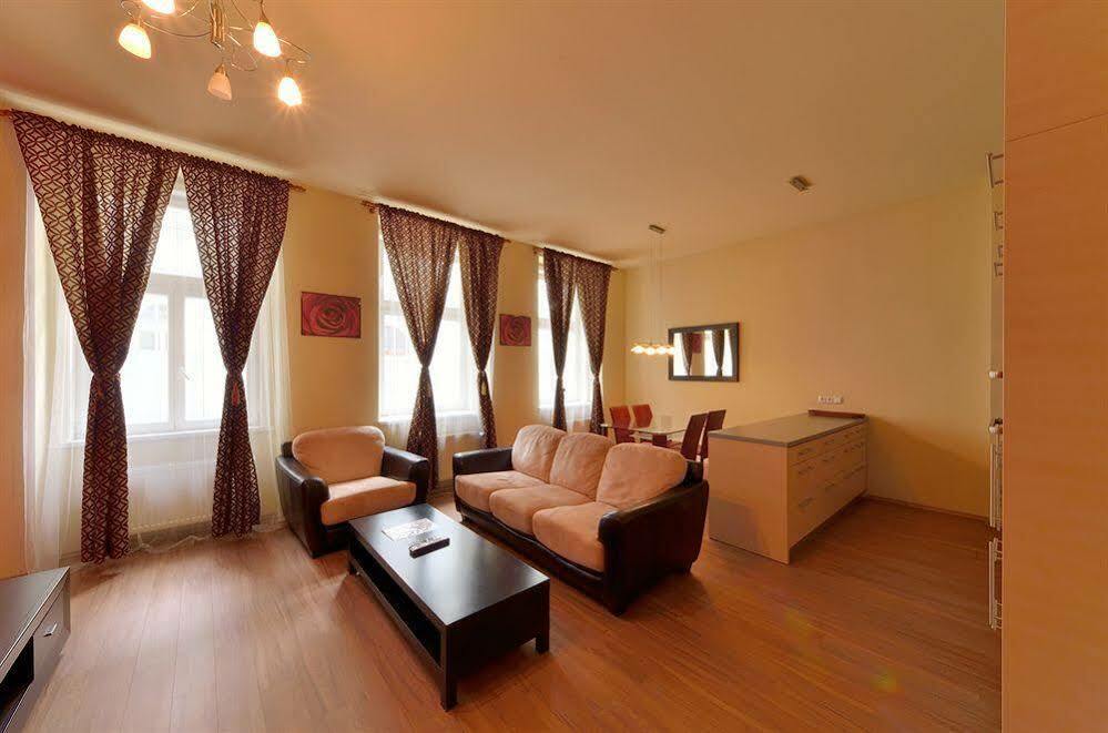 Downtown Suites Kodanska Prága Kültér fotó